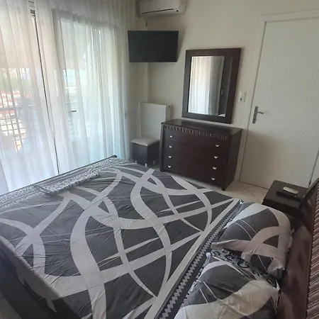 Apartment Christos House-- Comfortable With Great View And Private Parking !